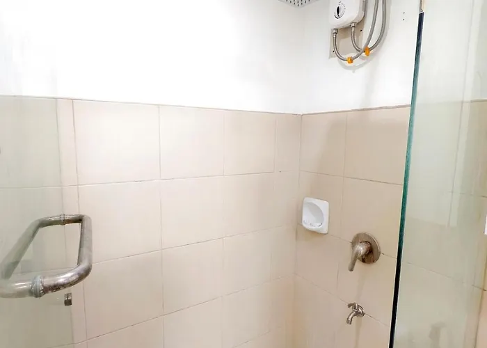 2215t2 Avida Towers It Park 1br Unit Queen Bed 4k Tv Cebu
